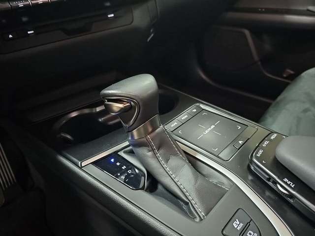 Lexus UX 250h Business 2WD 135 kW (184 CV) Vehículo usado en Madrid - 27