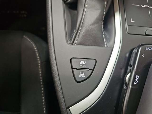 Lexus UX 250h Business 2WD 135 kW (184 CV) Vehículo usado en Madrid - 30 Lexus UX 250h Business 2WD 135 kW (184 CV) Vehículo usado en Madrid - 30