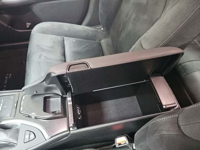 Lexus UX 250h Business 2WD 135 kW (184 CV) Vehículo usado en Madrid - 31