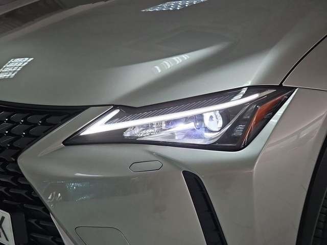 Lexus UX 250h Business 2WD 135 kW (184 CV) Vehículo usado en Madrid - 36 Lexus UX 250h Business 2WD 135 kW (184 CV) Vehículo usado en Madrid - 36