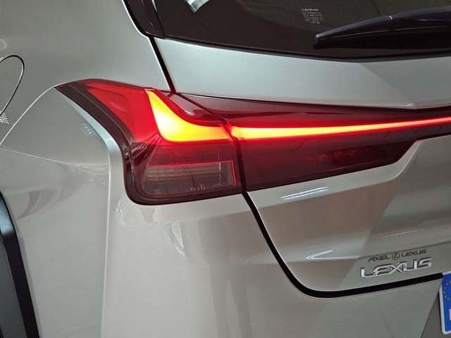 Lexus UX 250h Business 2WD 135 kW (184 CV) Vehículo usado en Madrid - 37 Lexus UX 250h Business 2WD 135 kW (184 CV) Vehículo usado en Madrid - 37