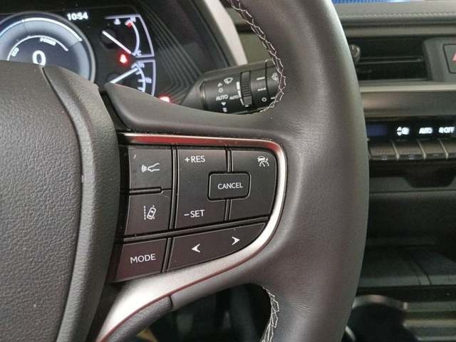 Lexus UX 250h Business 2WD 135 kW (184 CV) Vehículo usado en Madrid - 13 Lexus UX 250h Business 2WD 135 kW (184 CV) Vehículo usado en Madrid - 13