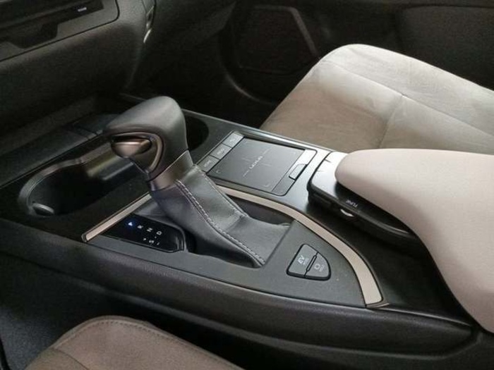 Lexus UX 250h Business 2WD 135 kW (184 CV) Vehículo usado en Madrid - 17 Lexus UX 250h Business 2WD 135 kW (184 CV) Vehículo usado en Madrid - 17