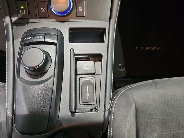 Lexus CT 200h Business 100 kW (136 CV) Vehículo usado en Madrid - 28 Lexus CT 200h Business 100 kW (136 CV) Vehículo usado en Madrid - 28