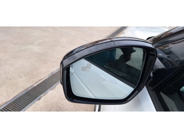 Land RoverDiscovery Sport 2.0D TD4 MHEV SE AWD Auto 120 kW (163 CV) Vehículo usado en Barcelona - 27