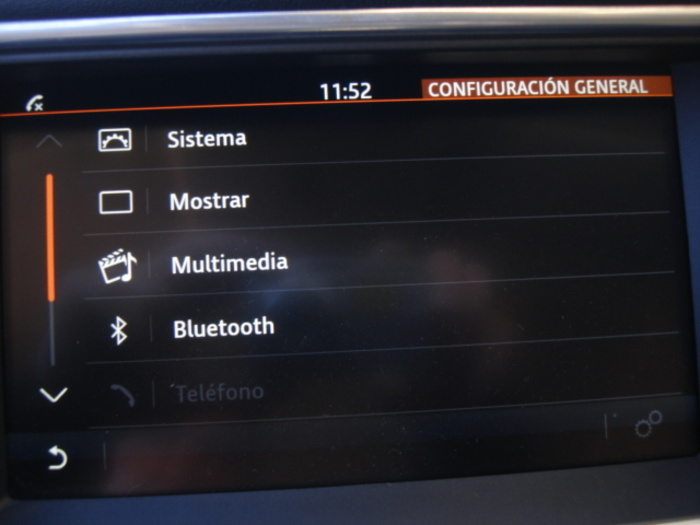 Land RoverRange Rover Evoque 2.0L TD4 SE 4x4 Auto 132 kW (180 CV) Vehículo usado en Barcelona - 26 Land RoverRange Rover Evoque 2.0L TD4 SE 4x4 Auto 132 kW (180 CV) Vehículo usado en Barcelona - 26