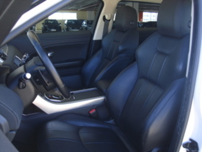 Land Rover Range Rover Evoque 2.0L TD4 SE 4x4 Auto 132 kW (180 CV) Land Rover Range Rover Evoque 2.0L TD4 SE 4x4 Auto 132 kW (180 CV)