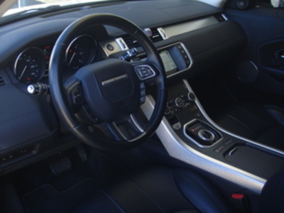 Land Rover Range Rover Evoque 2.0L TD4 SE 4x4 Auto 132 kW (180 CV) Land Rover Range Rover Evoque 2.0L TD4 SE 4x4 Auto 132 kW (180 CV)