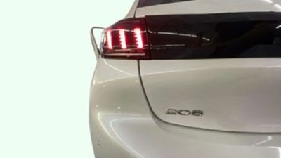 Peugeot 208 PureTech 100 Active Pack 75 kW (100 CV) Peugeot 208 PureTech 100 Active Pack 75 kW (100 CV)