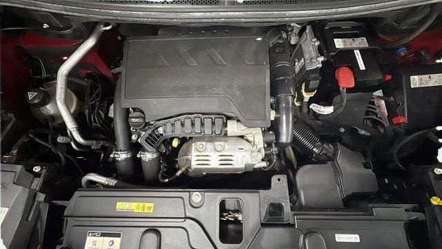 Peugeot3008 PureTech 130 Active 96 kW (130 CV) Vehículo usado en Barcelona - 18 Peugeot3008 PureTech 130 Active 96 kW (130 CV) Vehículo usado en Barcelona - 18