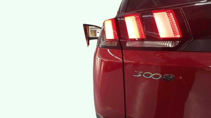 Peugeot3008 PureTech 130 Active 96 kW (130 CV) Vehículo usado en Barcelona - 19 Peugeot3008 PureTech 130 Active 96 kW (130 CV) Vehículo usado en Barcelona - 19