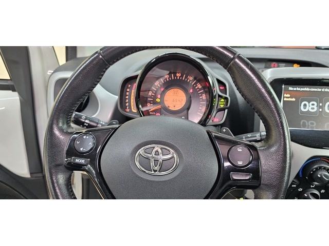 ToyotaAygo 1.0 70 x-play 51 kW (69 CV) Vehículo usado en Barcelona - 5