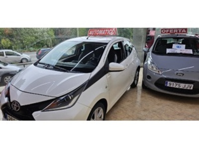 Toyota Aygo 1.0 70 x-play 51 kW (69 CV) Toyota Aygo 1.0 70 x-play 51 kW (69 CV)