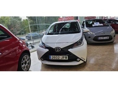 Toyota Aygo 1.0 70 x-play 51 kW (69 CV) Toyota Aygo 1.0 70 x-play 51 kW (69 CV)