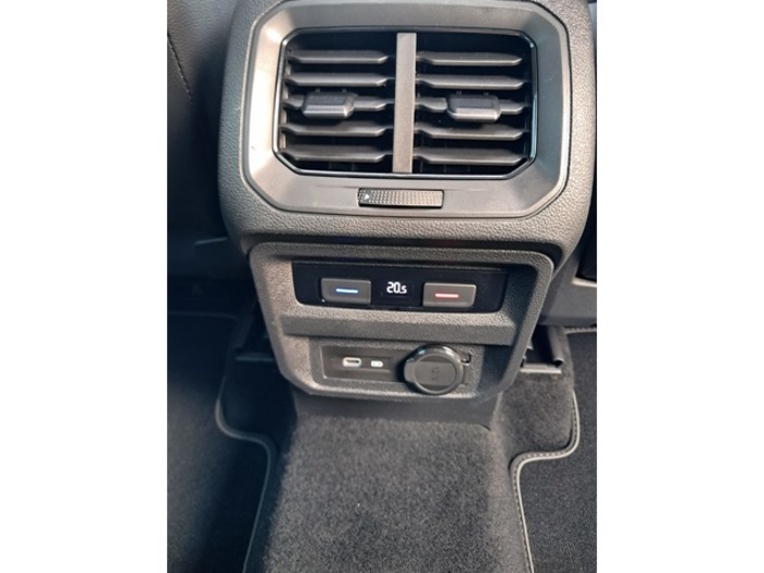 VolkswagenTiguan R-Line 2.0 TDI 4Motion 110 kW (150 CV) DSG Vehículo usado en Barcelona - 19 VolkswagenTiguan R-Line 2.0 TDI 4Motion 110 kW (150 CV) DSG Vehículo usado en Barcelona - 19