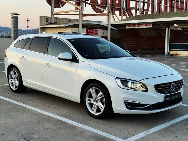 VolvoV60 D6 Híbrido AWD Auto 210 kW (285 CV) Vehículo usado en Barcelona - 1