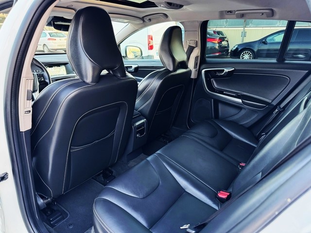 VolvoV60 D6 Híbrido AWD Auto 210 kW (285 CV) Vehículo usado en Barcelona - 8