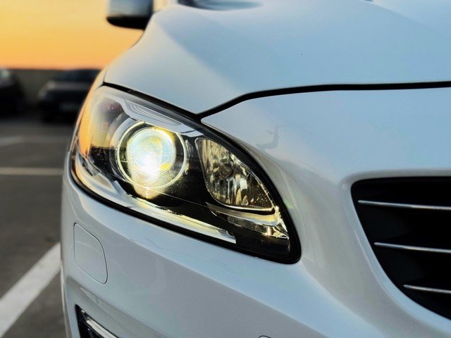 VolvoV60 D6 Híbrido AWD Auto 210 kW (285 CV) Vehículo usado en Barcelona - 11