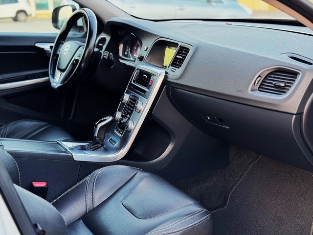 VolvoV60 D6 Híbrido AWD Auto 210 kW (285 CV) Vehículo usado en Barcelona - 33