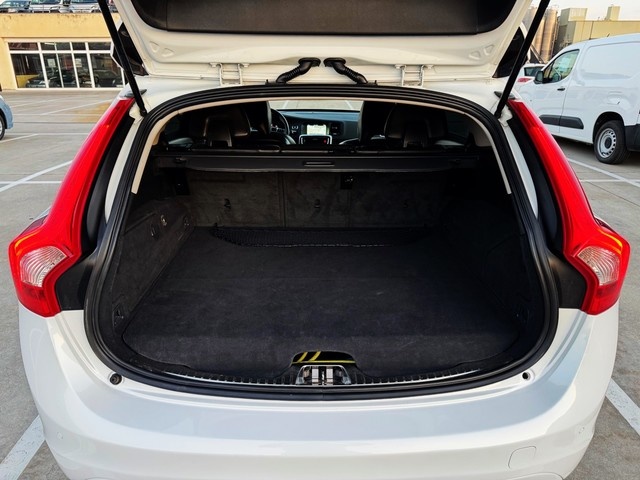 VolvoV60 D6 Híbrido AWD Auto 210 kW (285 CV) Vehículo usado en Barcelona - 34