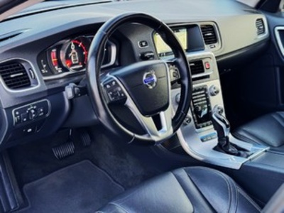 Volvo V60 D6 Híbrido AWD Auto 210 kW (285 CV) Volvo V60 D6 Híbrido AWD Auto 210 kW (285 CV)