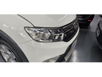 Dacia Sandero Stepway Comfort TCe 66 kW (90 CV) Dacia Sandero Stepway Comfort TCe 66 kW (90 CV)