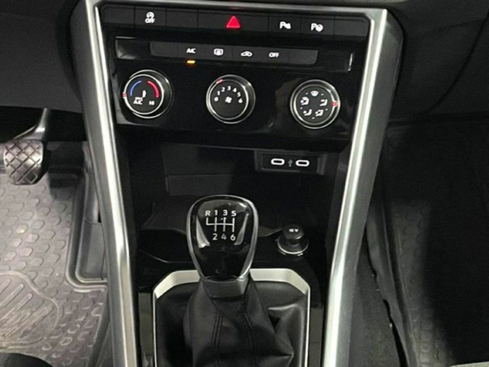 Volkswagen T-Roc Cabrio Edition 1.0 TSI 81 kW (110 CV) Vehículo usado en Las Palmas - 9 Volkswagen T-Roc Cabrio Edition 1.0 TSI 81 kW (110 CV) Vehículo usado en Las Palmas - 9