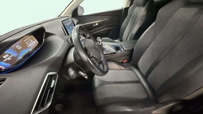 Peugeot3008 PureTech 130 S&S Active 96 kW (130 CV) Vehículo usado en Barcelona - 9 Peugeot3008 PureTech 130 S&S Active 96 kW (130 CV) Vehículo usado en Barcelona - 9