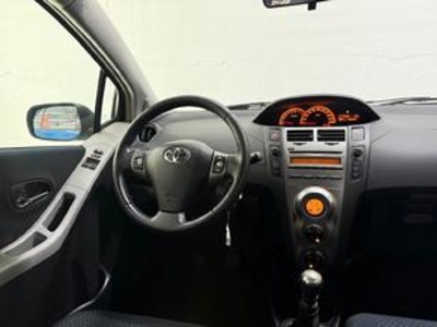 Toyota Yaris 1.3 VVT-I TS Comfortdrive 74 kW (101 CV) Toyota Yaris 1.3 VVT-I TS Comfortdrive 74 kW (101 CV)