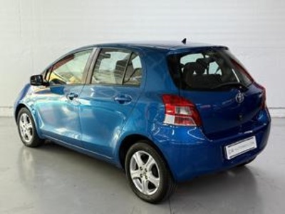 Toyota Yaris 1.3 VVT-I TS Comfortdrive 74 kW (101 CV) Toyota Yaris 1.3 VVT-I TS Comfortdrive 74 kW (101 CV)