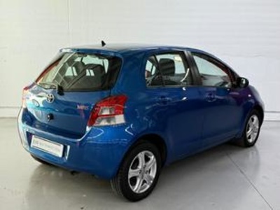 Toyota Yaris 1.3 VVT-I TS Comfortdrive 74 kW (101 CV) Toyota Yaris 1.3 VVT-I TS Comfortdrive 74 kW (101 CV)