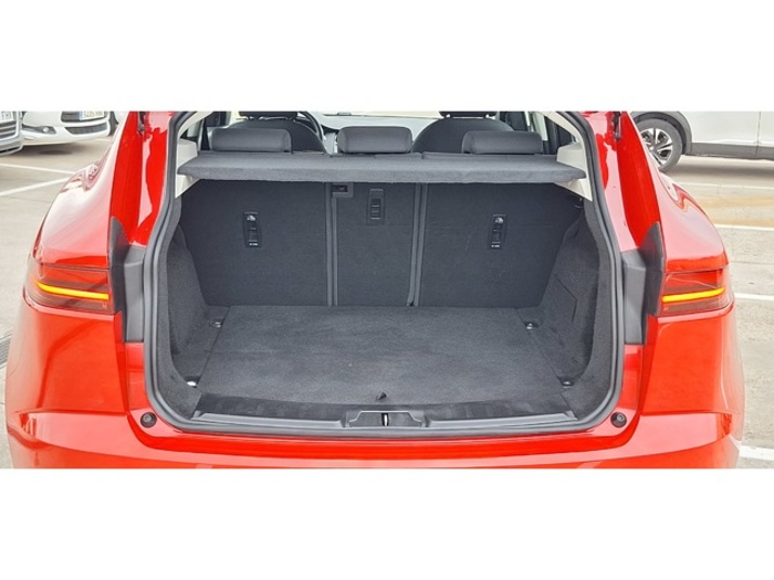 JaguarE-PACE 2.0D R-Dynamic S 4WD Auto 120 kW (163 CV) Vehículo usado en Barcelona - 8 JaguarE-PACE 2.0D R-Dynamic S 4WD Auto 120 kW (163 CV) Vehículo usado en Barcelona - 8