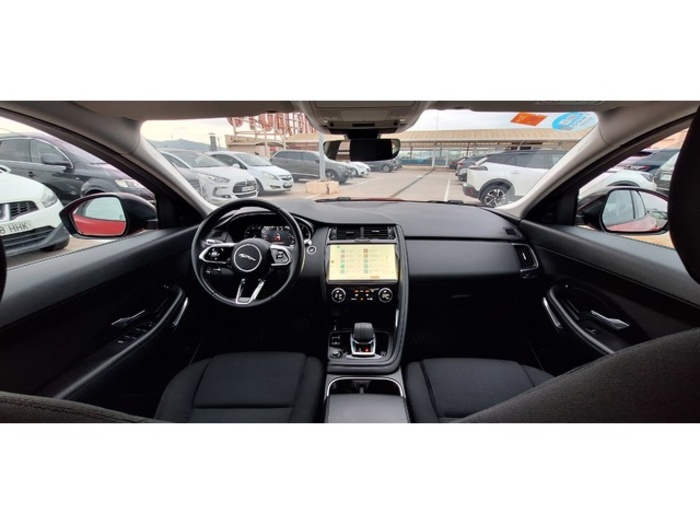 JaguarE-PACE 2.0D R-Dynamic S 4WD Auto 120 kW (163 CV) Vehículo usado en Barcelona - 12 JaguarE-PACE 2.0D R-Dynamic S 4WD Auto 120 kW (163 CV) Vehículo usado en Barcelona - 12