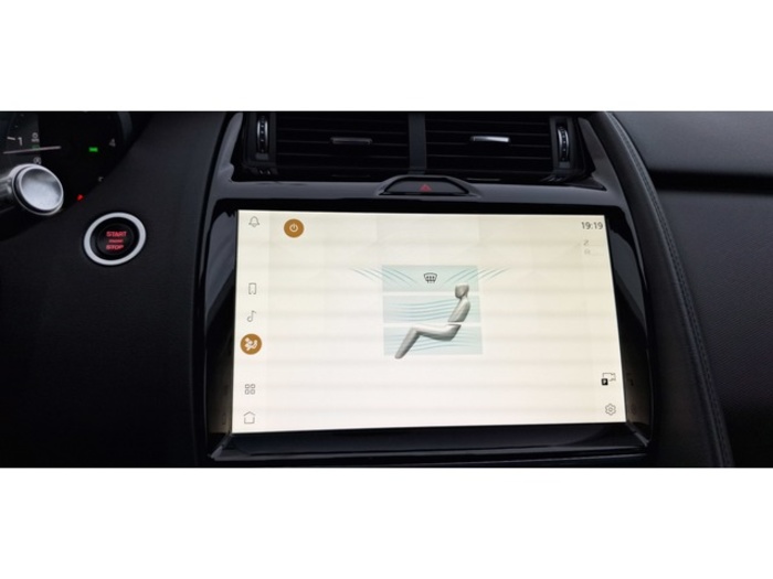 JaguarE-PACE 2.0D R-Dynamic S 4WD Auto 120 kW (163 CV) Vehículo usado en Barcelona - 21 JaguarE-PACE 2.0D R-Dynamic S 4WD Auto 120 kW (163 CV) Vehículo usado en Barcelona - 21