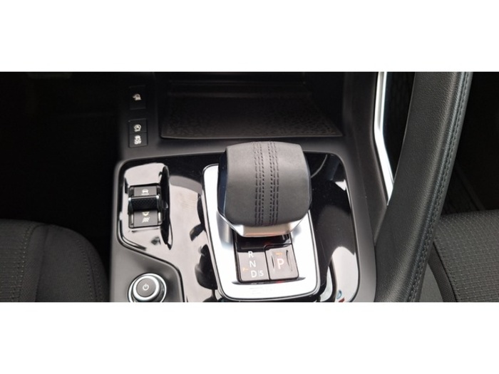 JaguarE-PACE 2.0D R-Dynamic S 4WD Auto 120 kW (163 CV) Vehículo usado en Barcelona - 24 JaguarE-PACE 2.0D R-Dynamic S 4WD Auto 120 kW (163 CV) Vehículo usado en Barcelona - 24