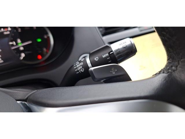 JaguarE-PACE 2.0D R-Dynamic S 4WD Auto 120 kW (163 CV) Vehículo usado en Barcelona - 25 JaguarE-PACE 2.0D R-Dynamic S 4WD Auto 120 kW (163 CV) Vehículo usado en Barcelona - 25