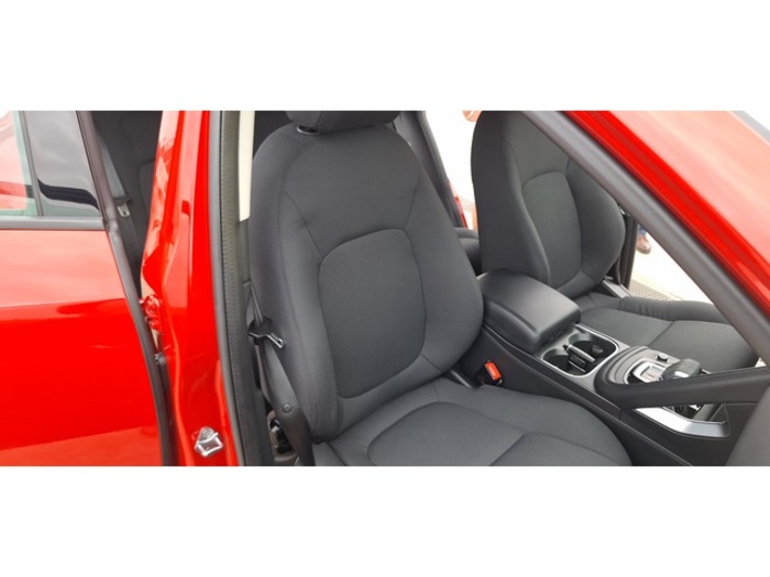 JaguarE-PACE 2.0D R-Dynamic S 4WD Auto 120 kW (163 CV) Vehículo usado en Barcelona - 31 JaguarE-PACE 2.0D R-Dynamic S 4WD Auto 120 kW (163 CV) Vehículo usado en Barcelona - 31