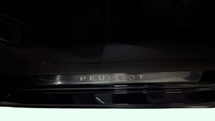 Peugeot508 SW BlueHDi 130 S&S GT EAT8 96 kW (130 CV) Vehículo usado en Barcelona - 21 Peugeot508 SW BlueHDi 130 S&S GT EAT8 96 kW (130 CV) Vehículo usado en Barcelona - 21