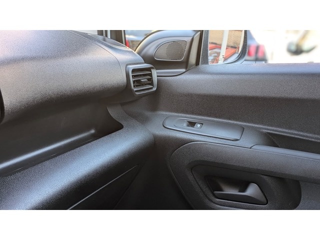 OpelCombo Cargo 1.6 TD Express XL H1 1000kg 74 kW (100 CV) Vehículo usado en Barcelona - 18