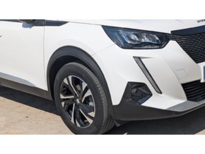 Peugeot 2008 BlueHDi 110 Allure 81 kW (110 CV) Peugeot 2008 BlueHDi 110 Allure 81 kW (110 CV)