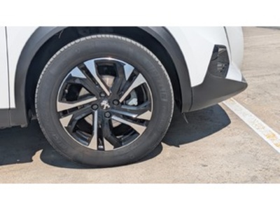 Peugeot 2008 BlueHDi 110 Allure 81 kW (110 CV) Peugeot 2008 BlueHDi 110 Allure 81 kW (110 CV)