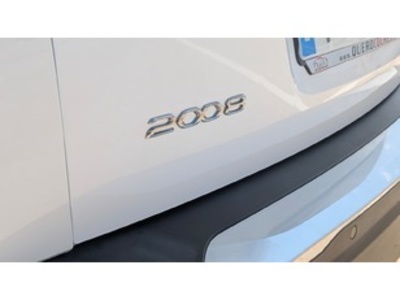 Peugeot 2008 BlueHDi 110 Allure 81 kW (110 CV) Peugeot 2008 BlueHDi 110 Allure 81 kW (110 CV)