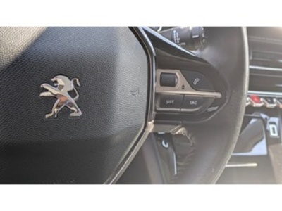 Peugeot 2008 BlueHDi 110 Allure 81 kW (110 CV) Peugeot 2008 BlueHDi 110 Allure 81 kW (110 CV)