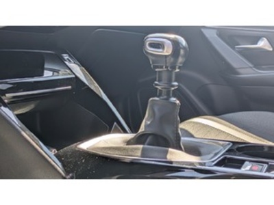 Peugeot 2008 BlueHDi 110 Allure 81 kW (110 CV) Peugeot 2008 BlueHDi 110 Allure 81 kW (110 CV)