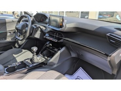 Peugeot 2008 BlueHDi 110 Allure 81 kW (110 CV) Peugeot 2008 BlueHDi 110 Allure 81 kW (110 CV)