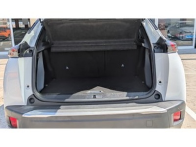 Peugeot 2008 BlueHDi 110 Allure 81 kW (110 CV) Peugeot 2008 BlueHDi 110 Allure 81 kW (110 CV)
