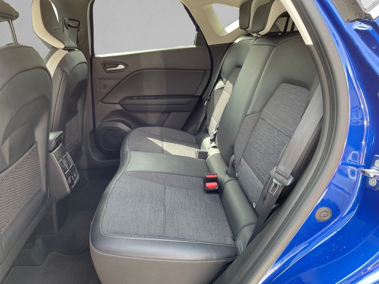 Renault Captur Zen E-TECH Híbrido enchufable 118 kW (160 CV) - 9