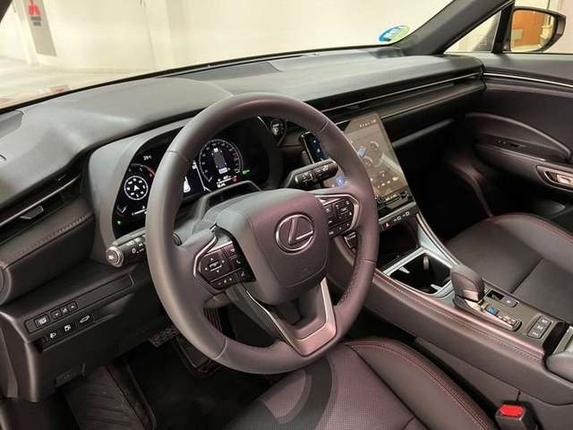 Lexus LBX 1.5 HEV Emotion+ 100 kW (136 CV) Vehículo usado en Madrid - 12