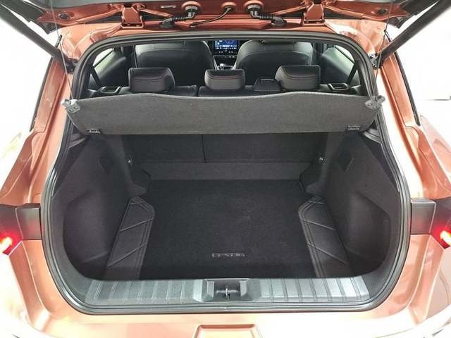 Lexus LBX 1.5 HEV Elegant Plus Black 100 kW (136 CV) Vehículo usado en Madrid - 39