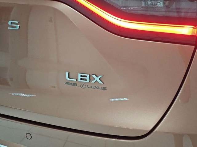 Lexus LBX 1.5 HEV Elegant Plus Black 100 kW (136 CV) Vehículo usado en Madrid - 32 Lexus LBX 1.5 HEV Elegant Plus Black 100 kW (136 CV) Vehículo usado en Madrid - 32